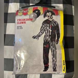 Spirit Halloween Adult Plus Size Freakshow Clown Costume